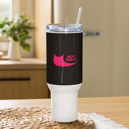 Travel mug with a handle